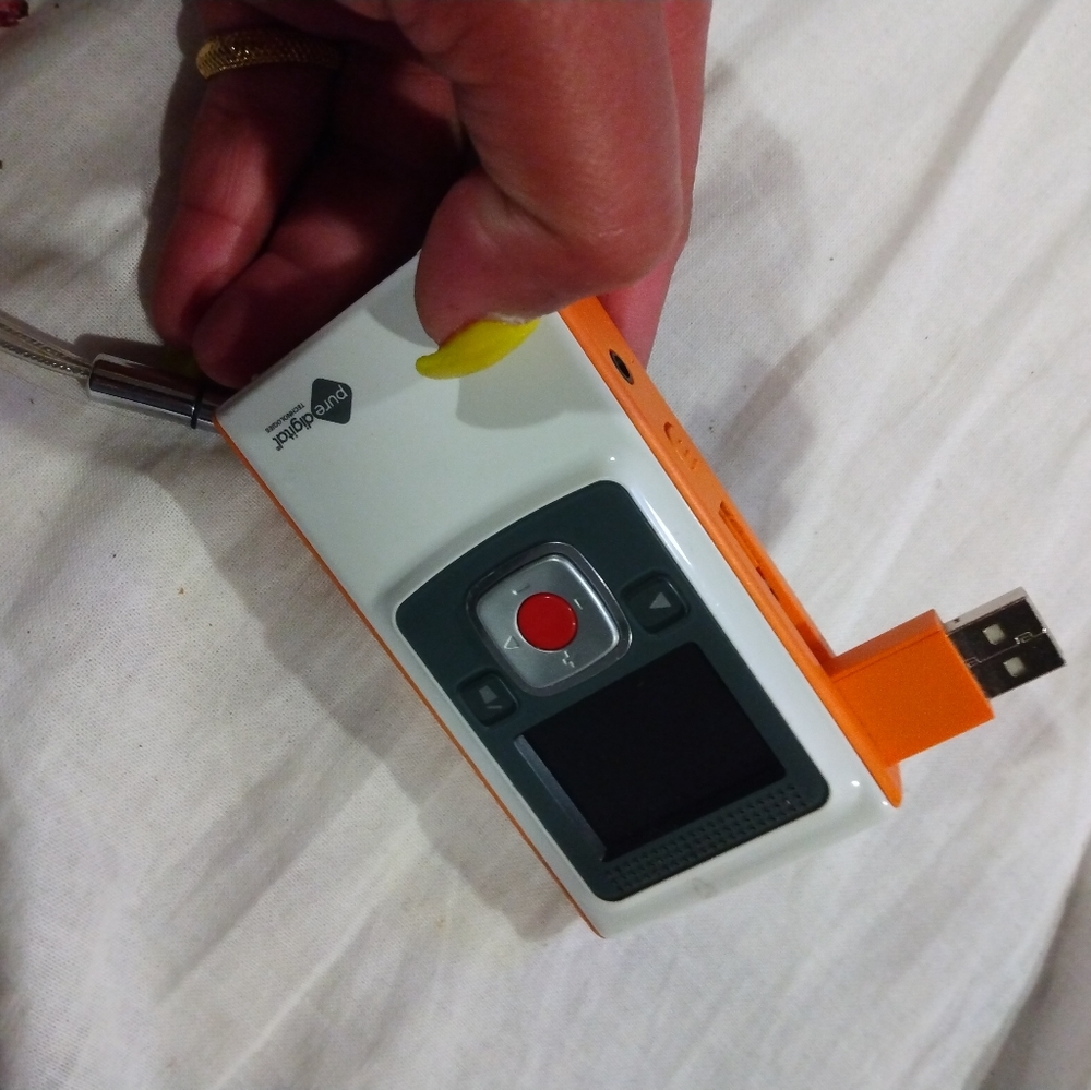 Flip video camera - Picture 4 of 7